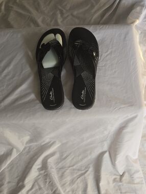 Clarks Black Women's Flower-Detail Slide Sandals